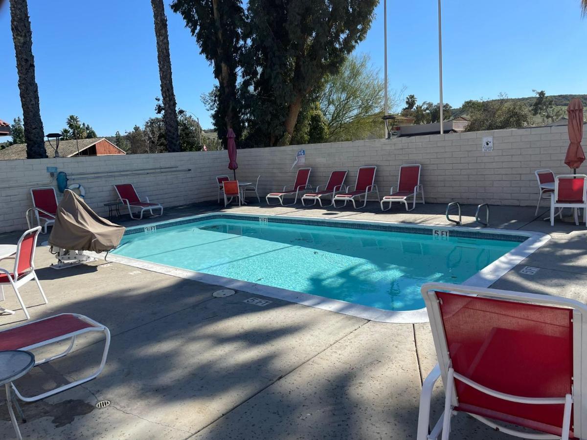 Ramada By Wyndham San Diego Poway Miramar Buitenkant foto
