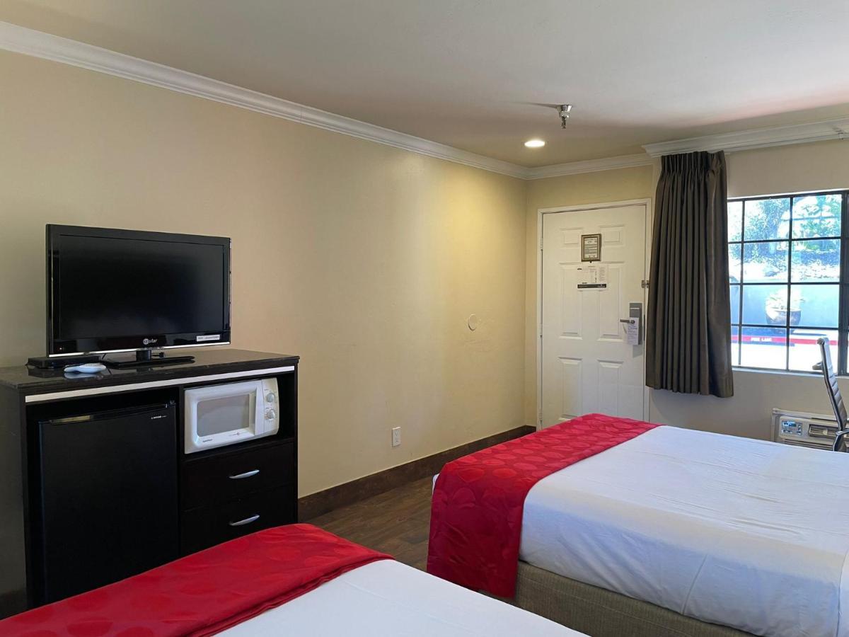 Ramada By Wyndham San Diego Poway Miramar Buitenkant foto