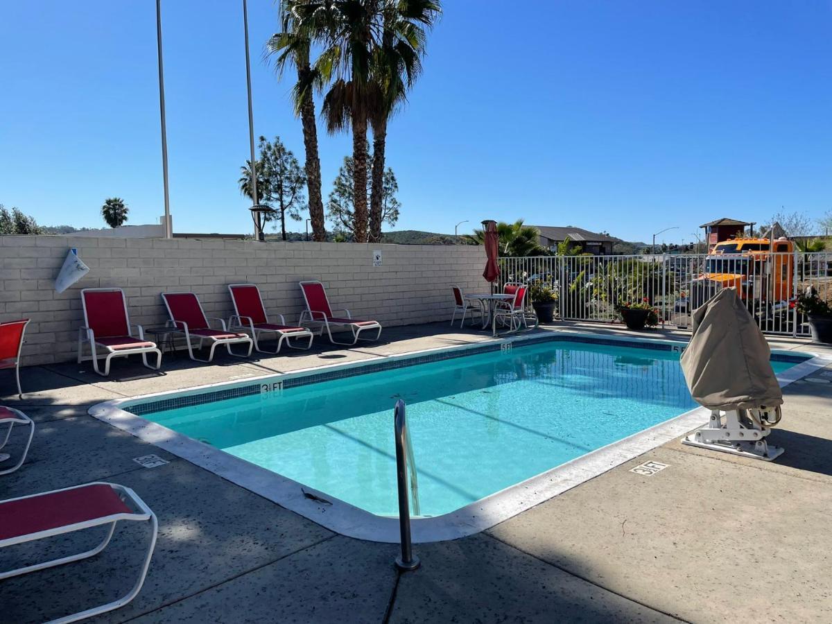 Ramada By Wyndham San Diego Poway Miramar Buitenkant foto