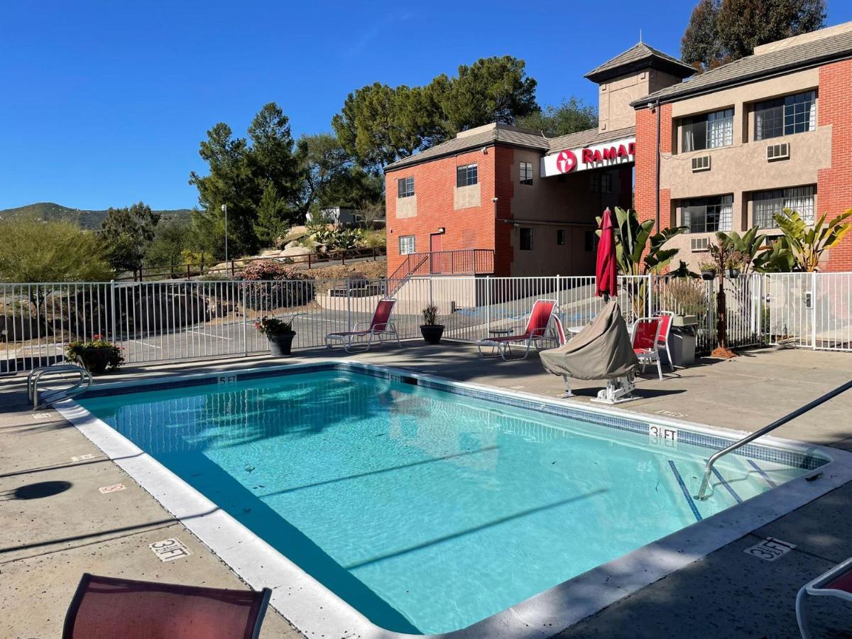 Ramada By Wyndham San Diego Poway Miramar Buitenkant foto