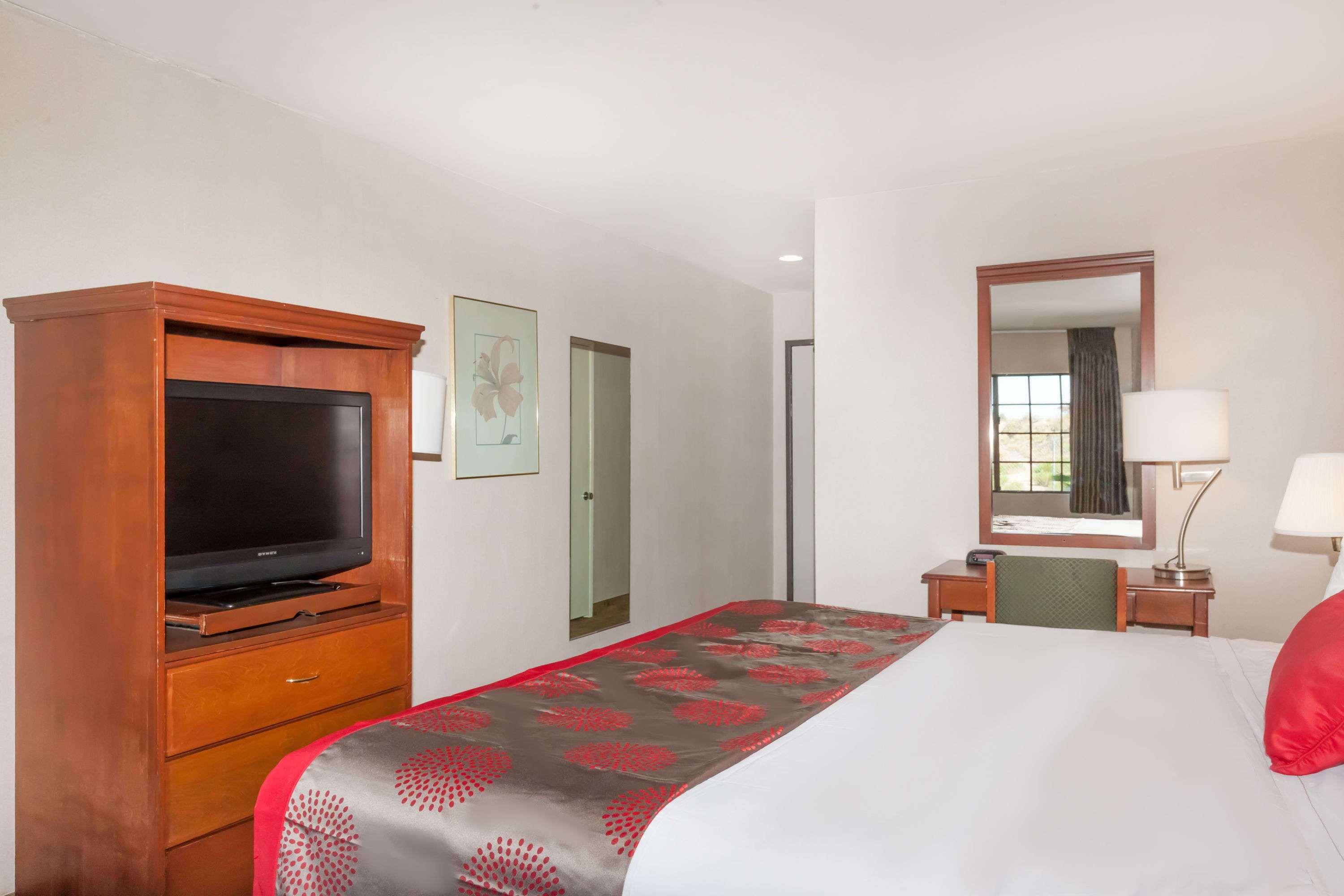 Ramada By Wyndham San Diego Poway Miramar Buitenkant foto