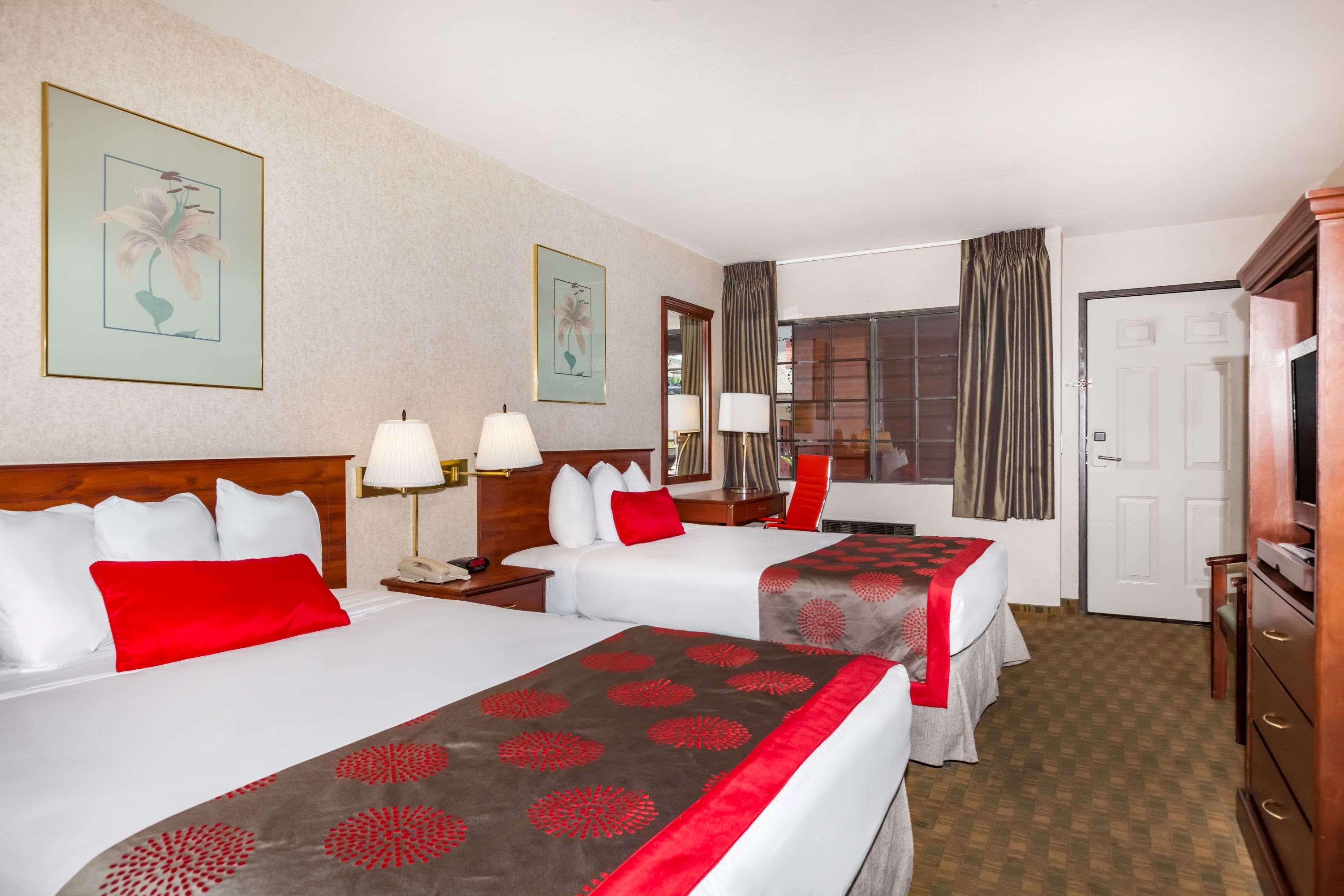 Ramada By Wyndham San Diego Poway Miramar Buitenkant foto
