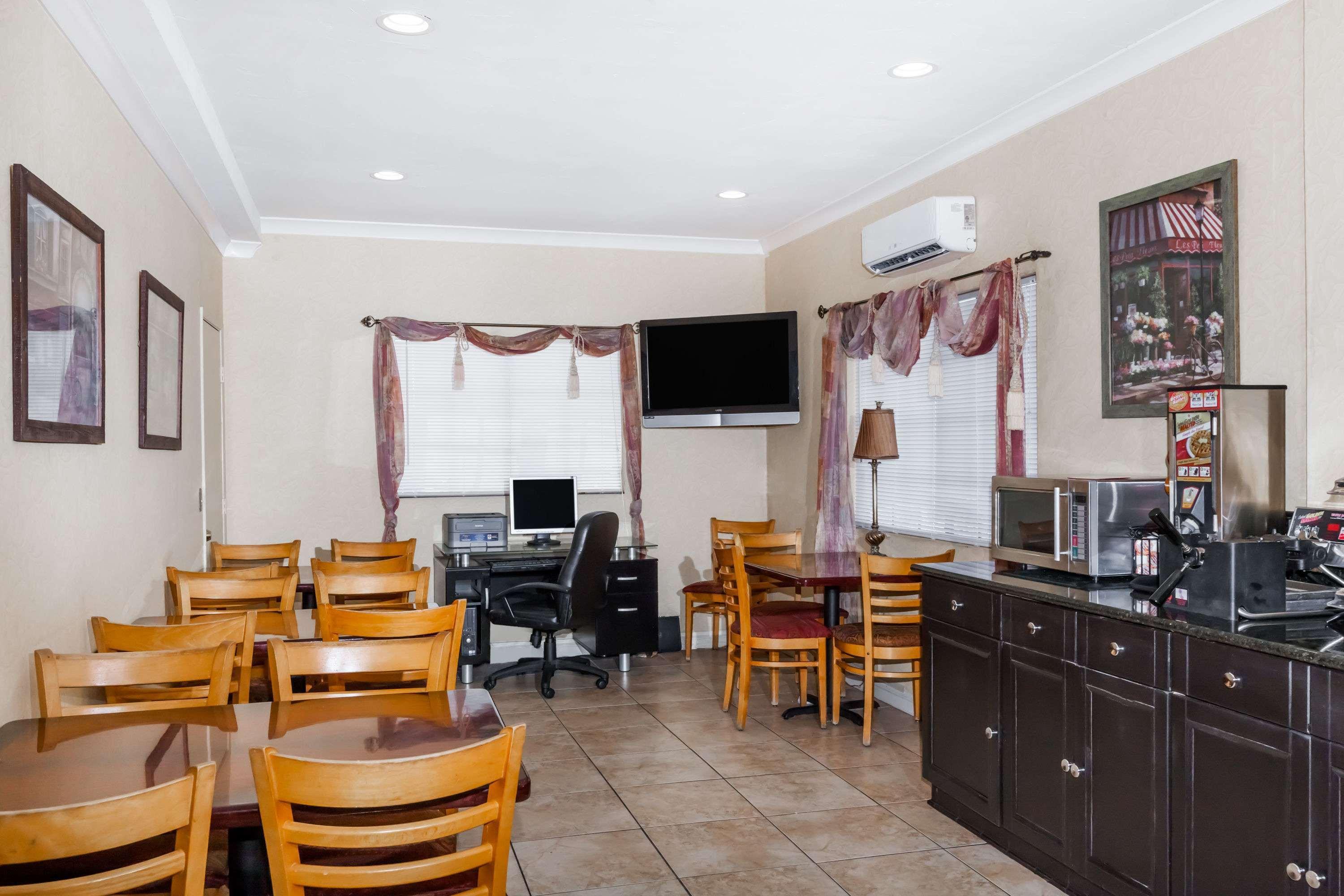 Ramada By Wyndham San Diego Poway Miramar Buitenkant foto
