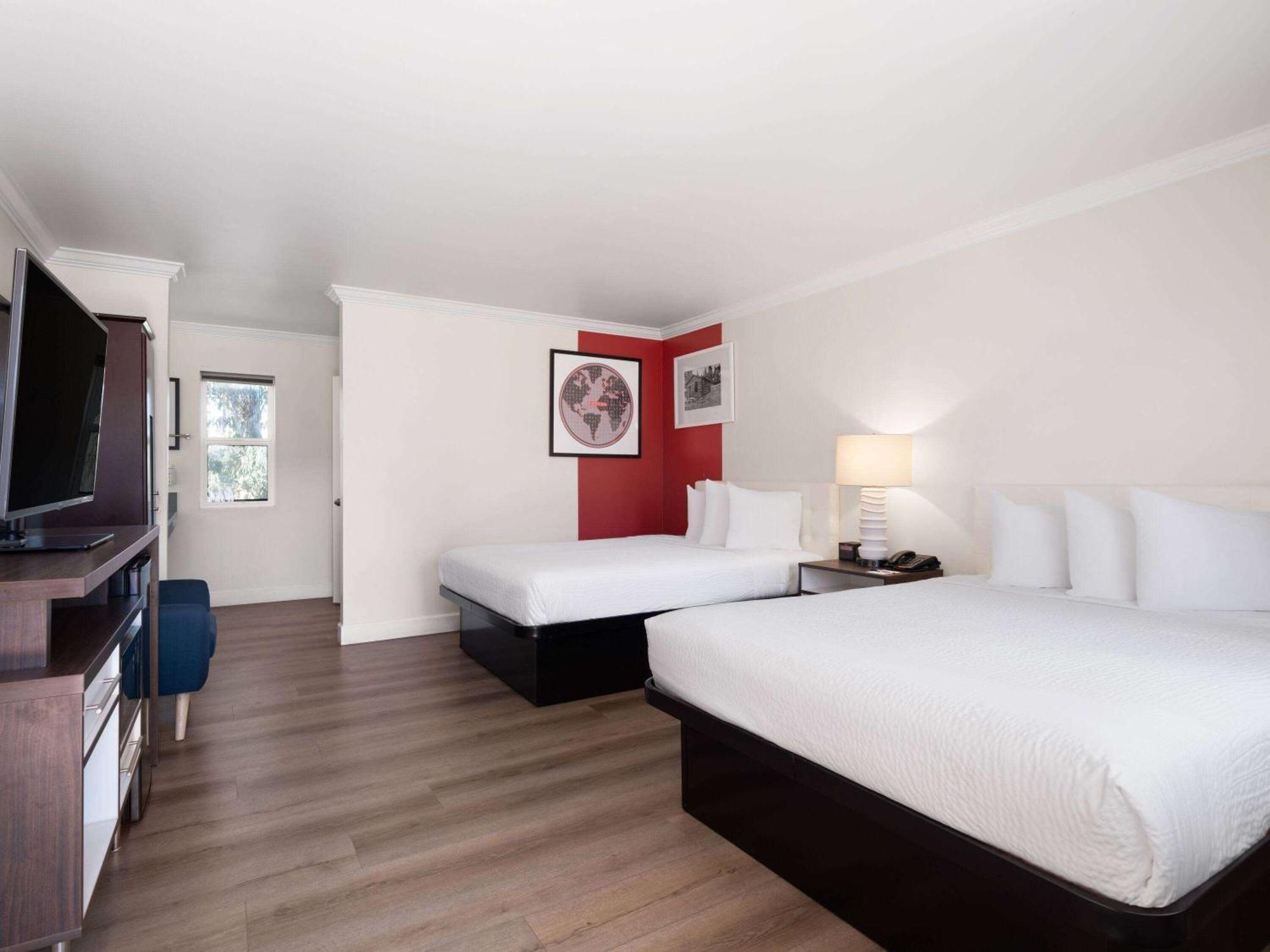Ramada By Wyndham San Diego Poway Miramar Buitenkant foto