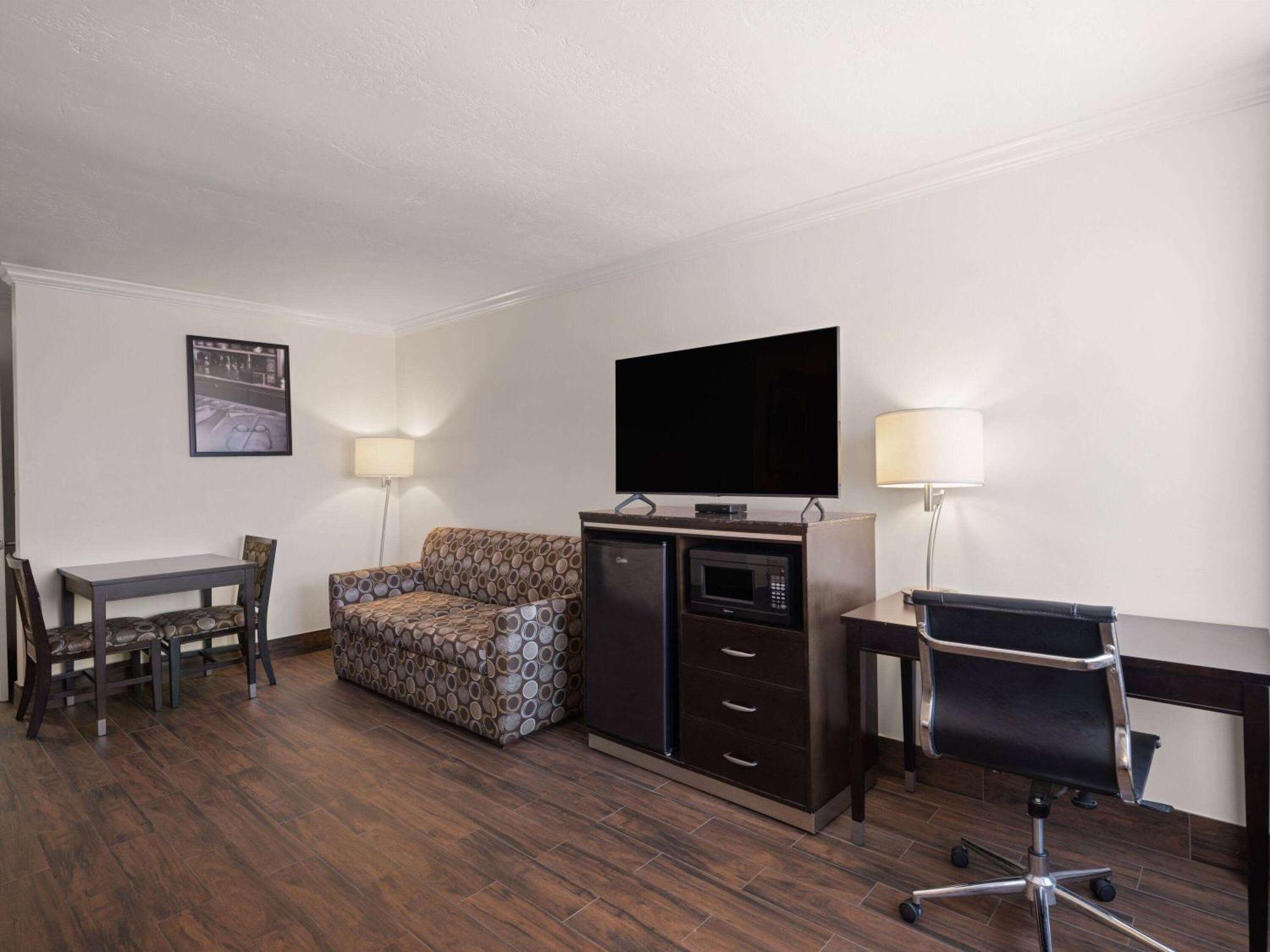 Ramada By Wyndham San Diego Poway Miramar Buitenkant foto