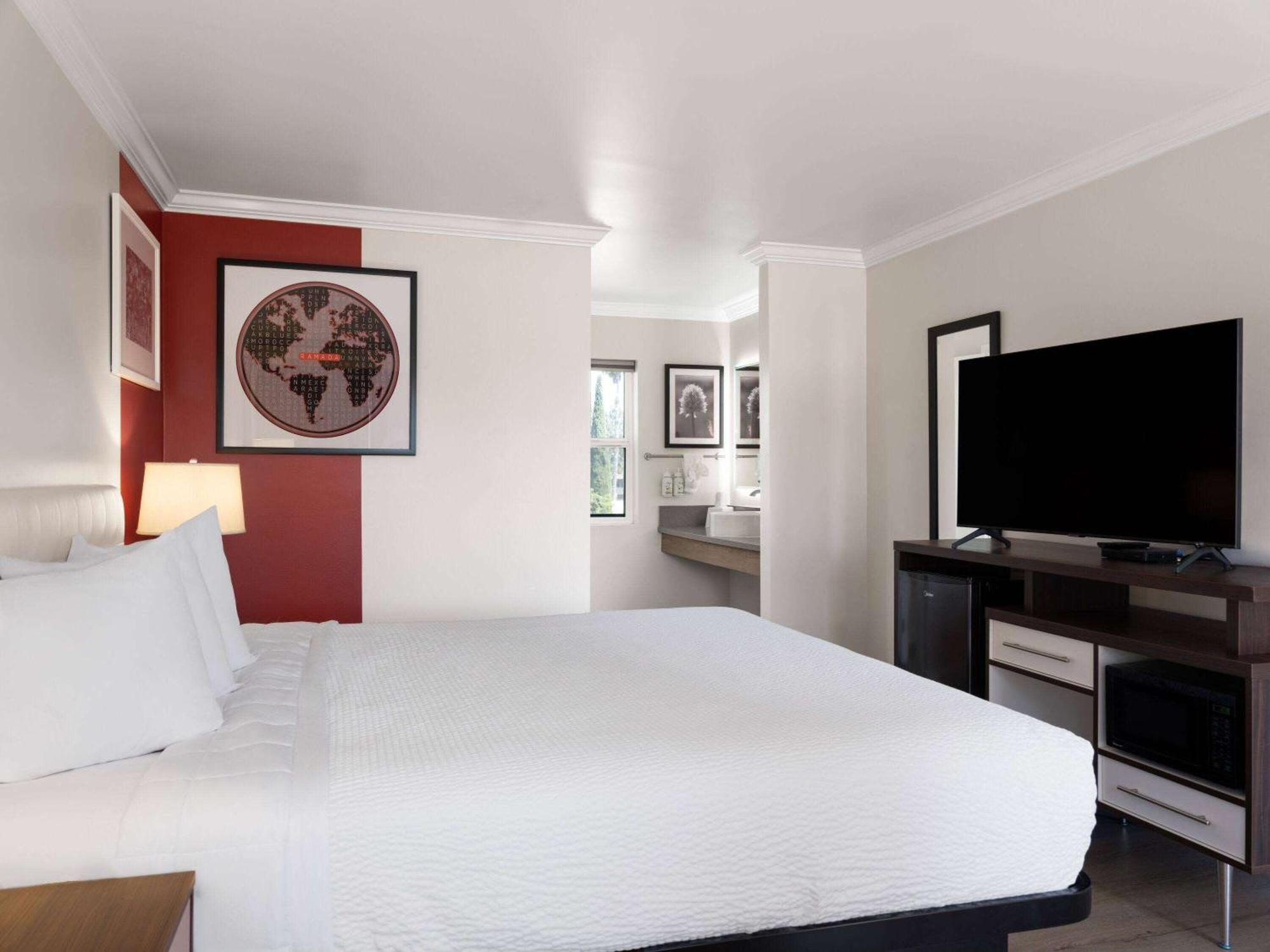 Ramada By Wyndham San Diego Poway Miramar Buitenkant foto
