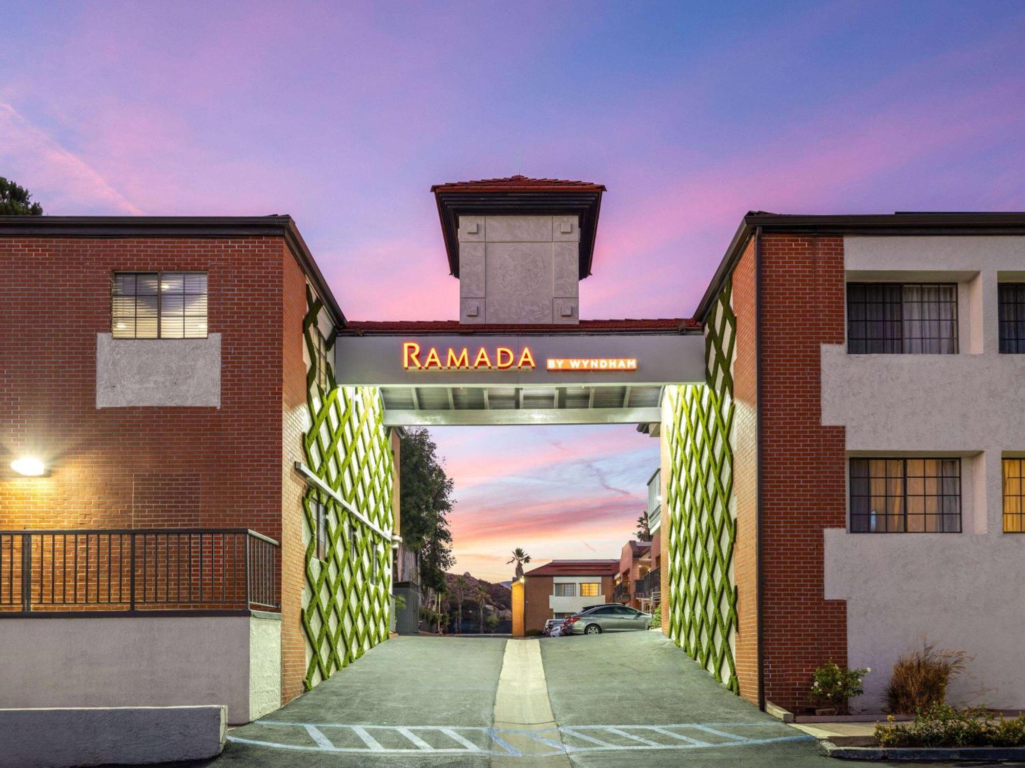 Ramada By Wyndham San Diego Poway Miramar Buitenkant foto
