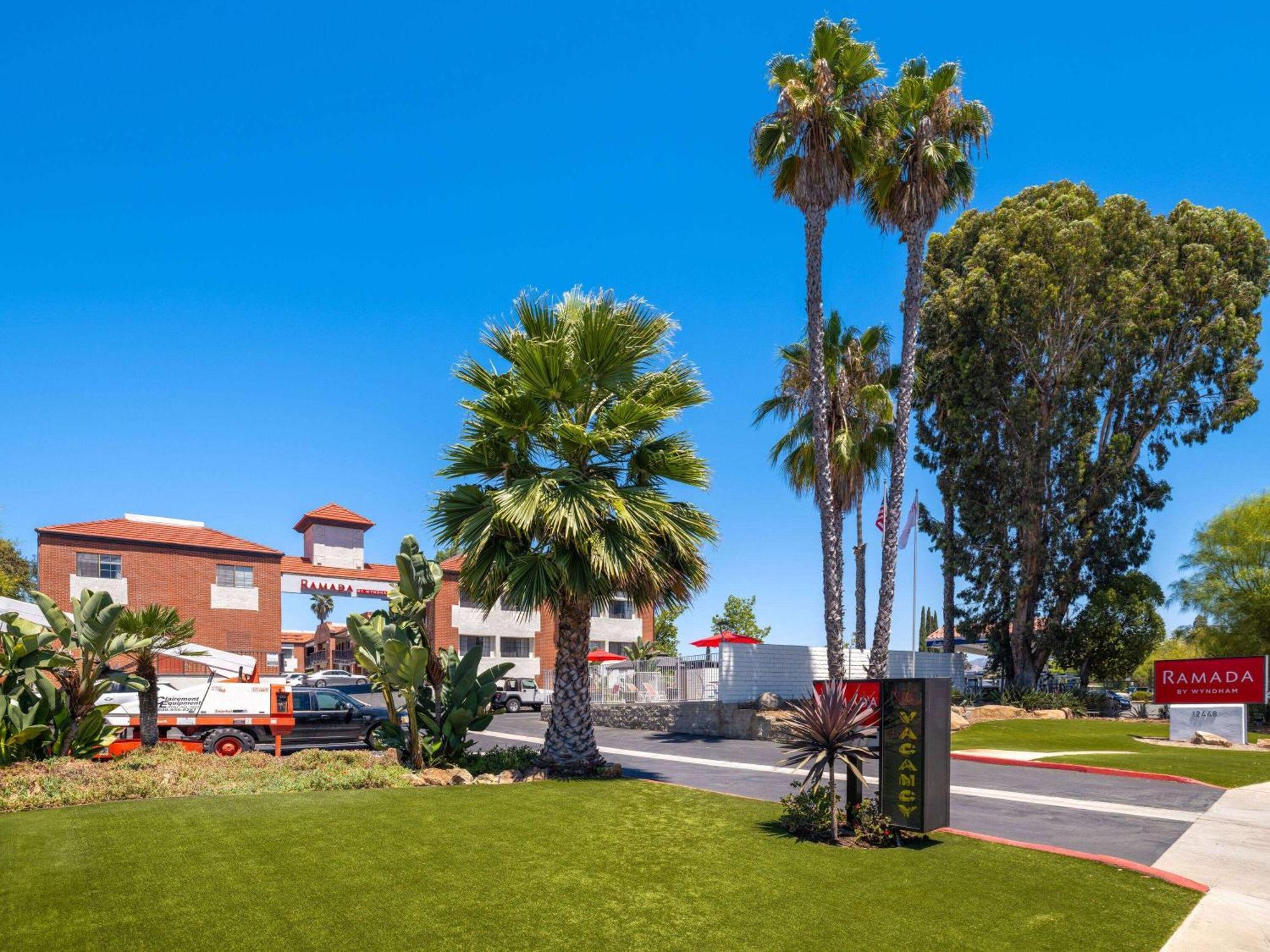 Ramada By Wyndham San Diego Poway Miramar Buitenkant foto
